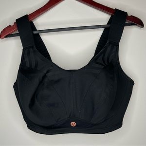 Womens plus sized Livi Active sports bra 40DDd